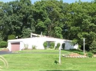 5576 Tequesta Dr, West Bloomfield, MI 48323