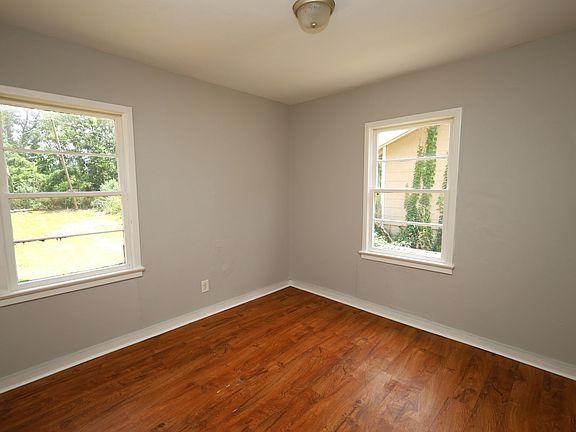 5th image of 1707 Clover Dr