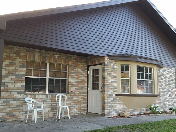 2nd image of 1736 Lucas Dr