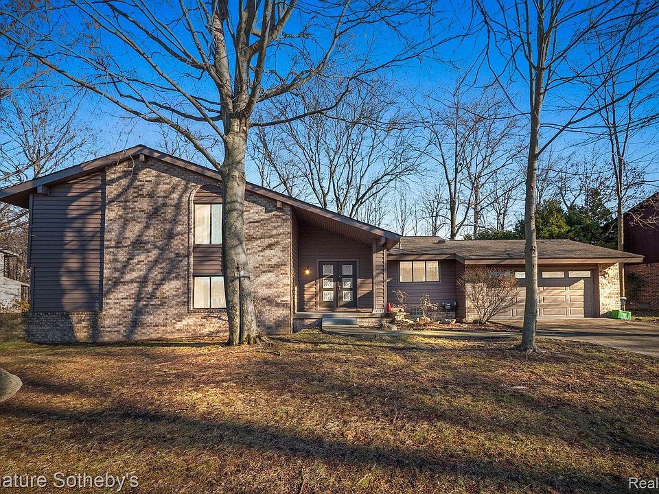 1st image of 28750 Creek Bend Dr