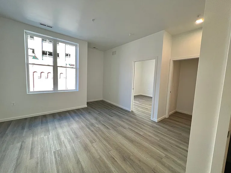 725 W Pratt St. — Photo 149