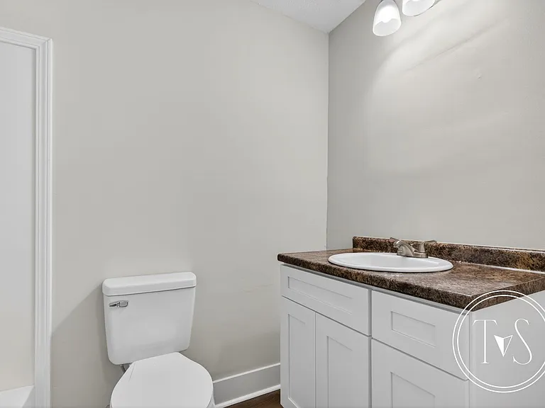109 Elm St — Photo 17