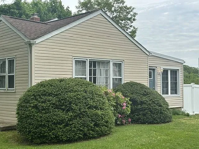 147 Main St — Photo 1