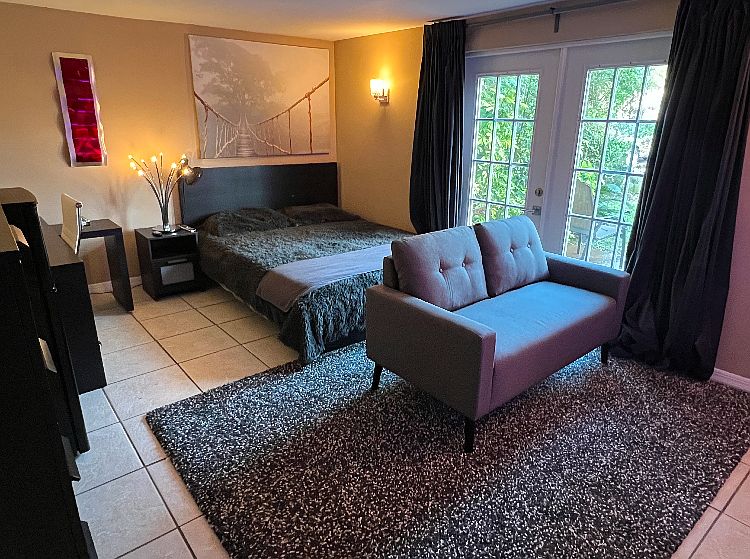1st image of 1310 Daytona Ave #2