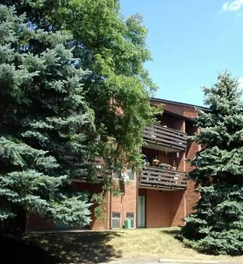 Ebonhurst Apartments — Photo 4