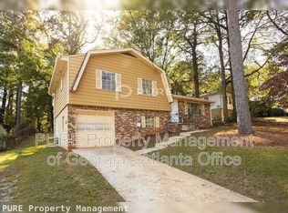 951 Majesty Ln, Morrow, GA 30260