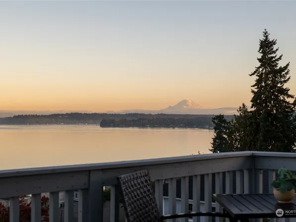 8194 E Seaview Drive, Port Orchard, WA 98366