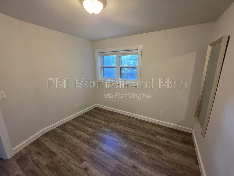 617 Brookshire St #B — Photo 19