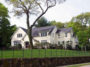 19 Lanark Rd, Wellesley, MA 02481