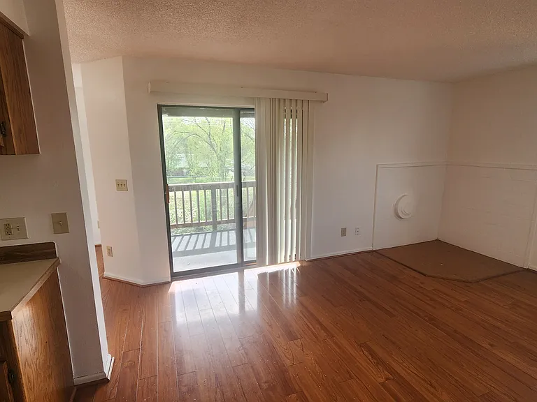 119 N Lot Ave #F — Photo 8
