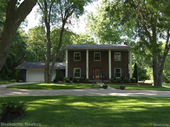 4890 Whipple Lake Rd, Clarkston, MI 48348