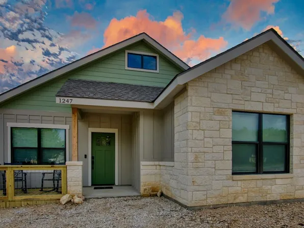 1247 Greenhill Dr, Canyon Lake, TX 78133