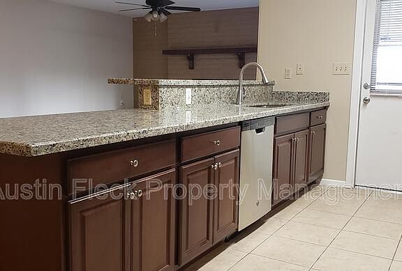 4th image of 1520 E Verlea Dr