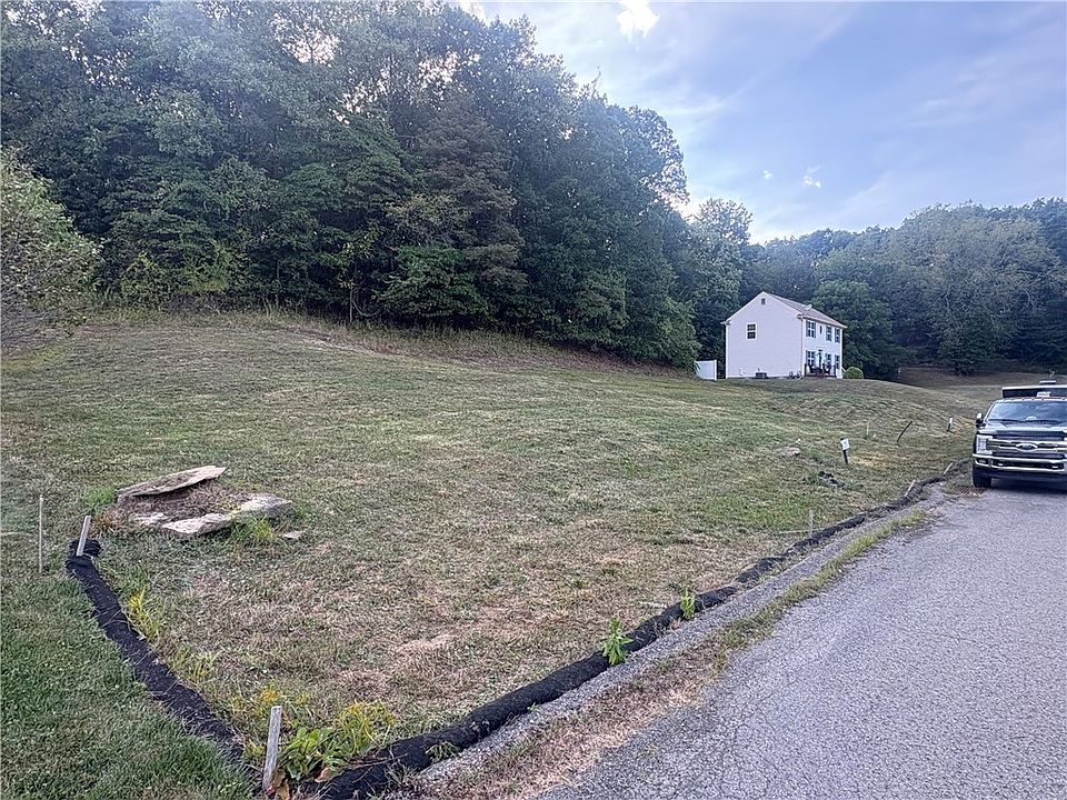 2nd image of 104 Oakland Heights Rd