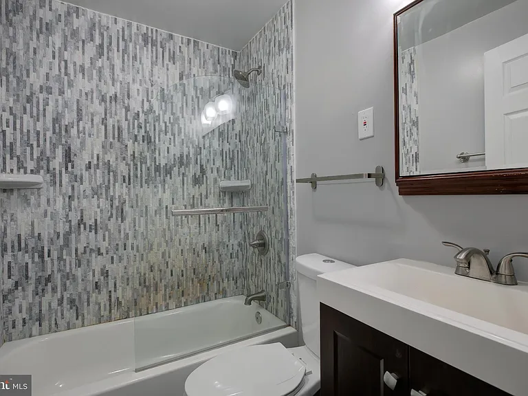 16 N Bradford St — Photo 30