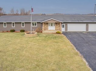 6142 W Stephenson Street Rd, Freeport, IL 61032