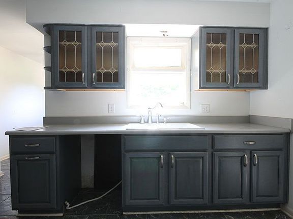 3rd image of 6361 Hazelwood Ave