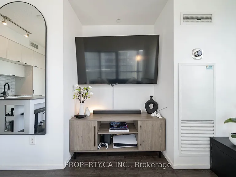 159 Dundas St E #1506 — Photo 12