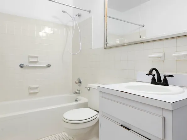 60 Pineapple Street 1F image 6 of 6