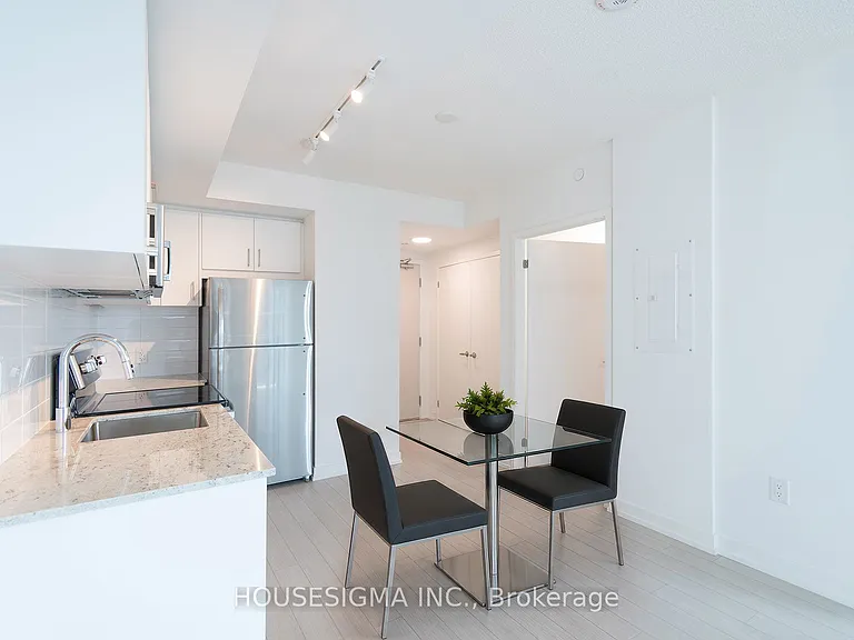 4010 Eglinton Ave W #1105 — Photo 6