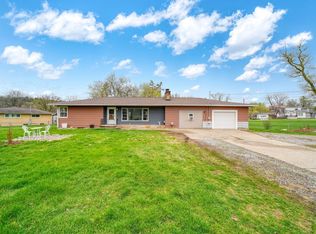 220 Meadow Ln, Jackson, MI 49203