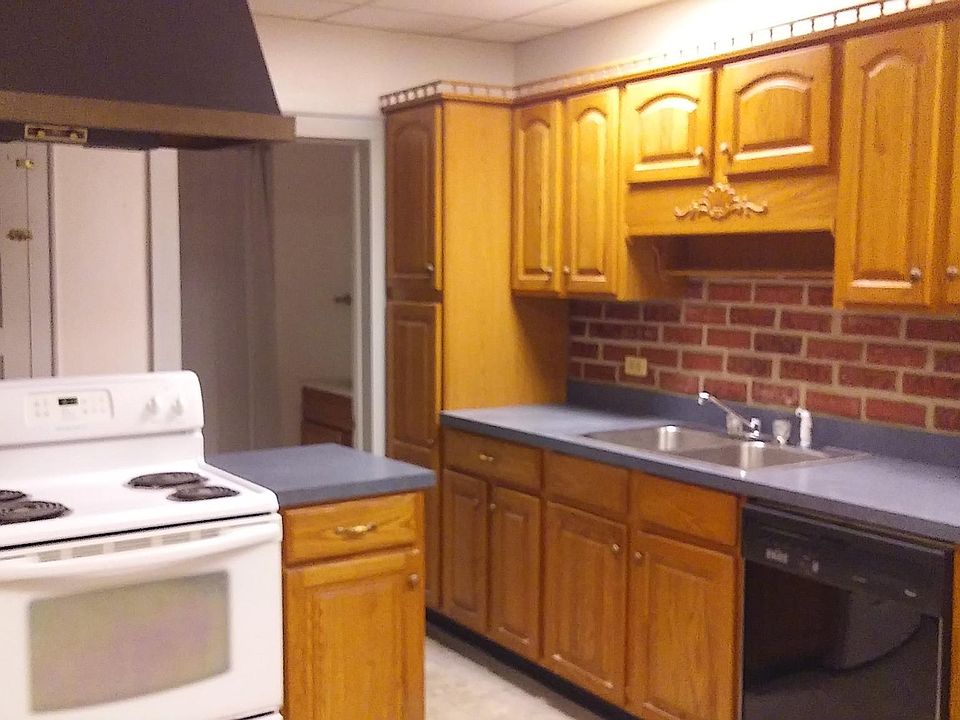 1st image of 163 Carrier St #1