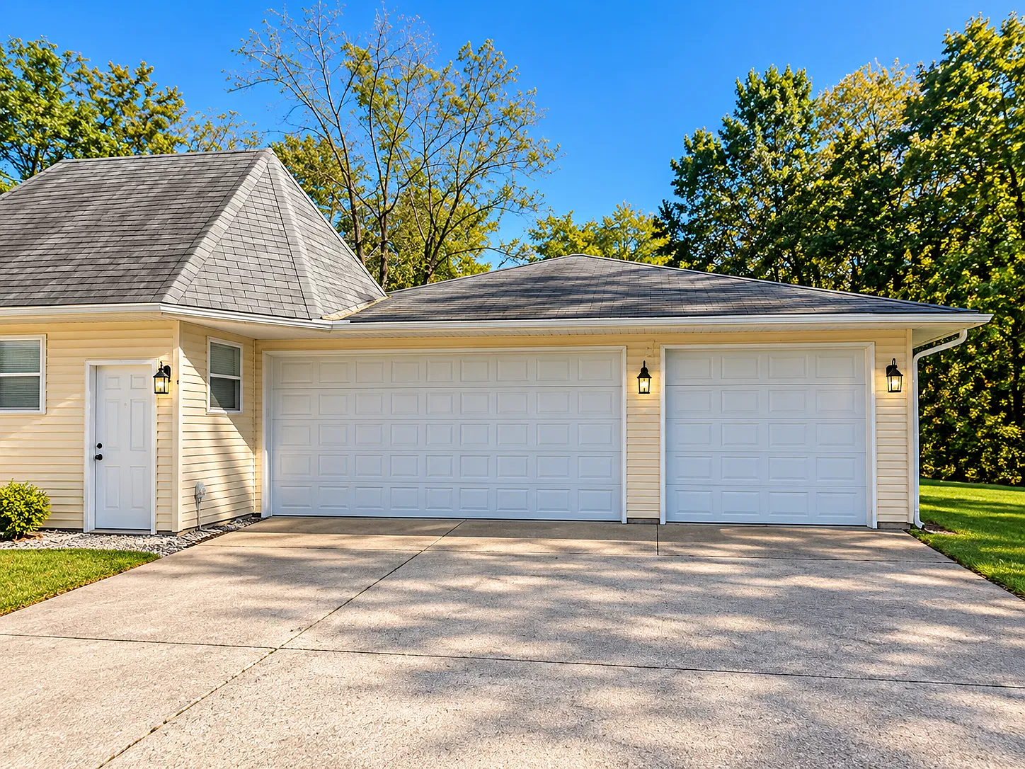 2700 Bulen Ave — Photo 3
