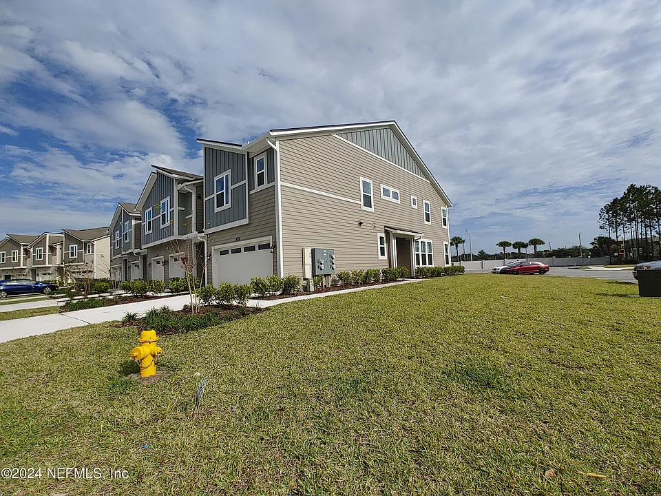 11253 Minnetta Ct