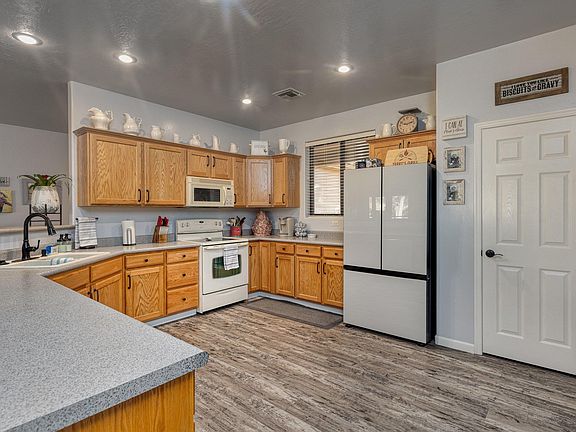 5th image of 2110 N Cold Springs Point