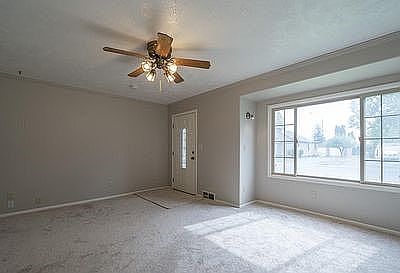 4th image of 1065 North Blvd