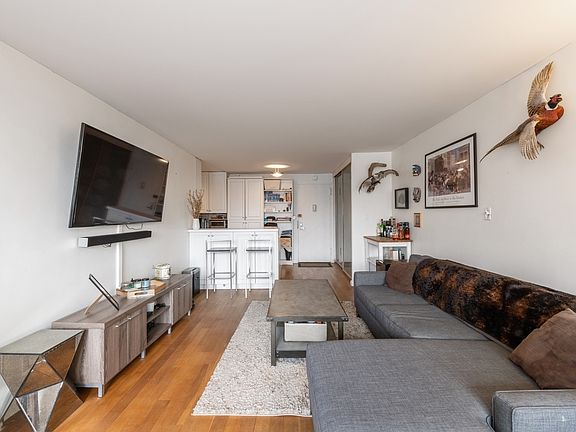 3rd image of 333 E 14th St APT 8H