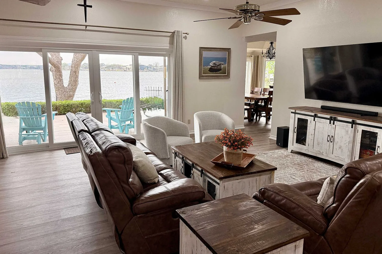 6 bed, 4.0 bath, 3272 sqft, $17,556 — Photo 1