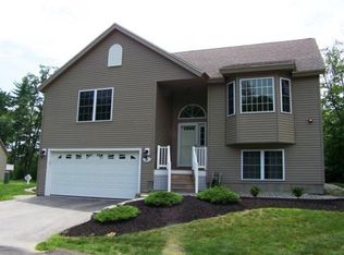 5 Stonewall Cir, Newton, NH 03858