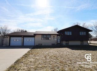 2302 E Fair St, Garden City, KS 67846