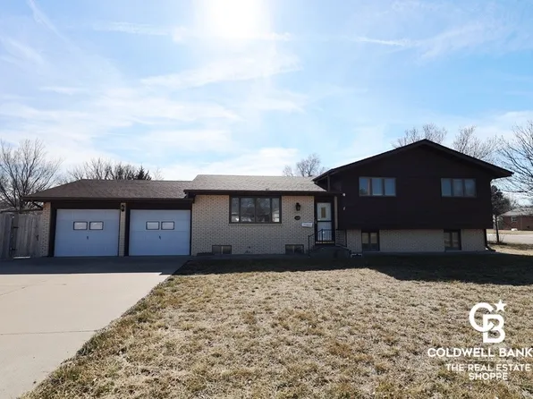 2302 E Fair St, Garden City, KS 67846