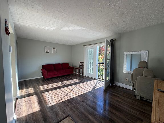 2nd image of 30 Young St #6