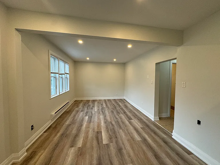 785 Main St E #3 — Photo 3