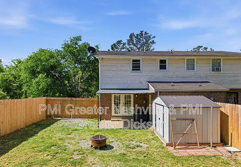 704 McPherson Dr — Photo 28