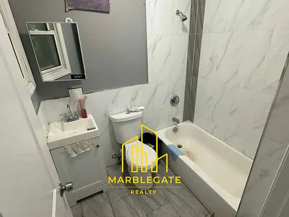 5th image of 205 4th St #11