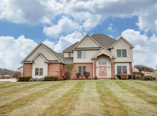 4692 Rosswood Ln, Springfield, OH 45502