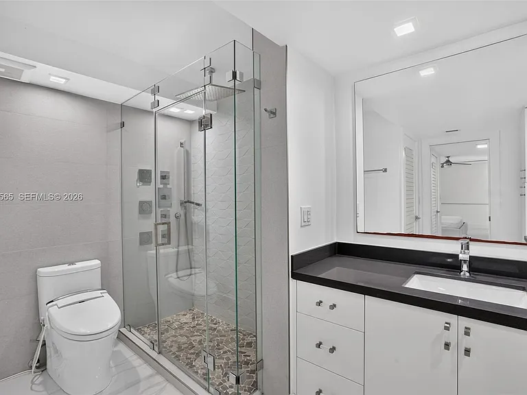 6039 Collins Ave #1624 — Photo 16