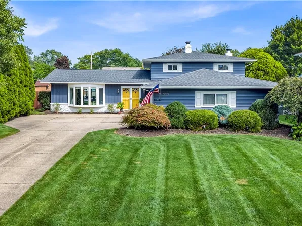 6027 Park Ridge Dr, North Olmsted, OH 44070