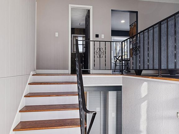 3rd image of 1893 Roth St