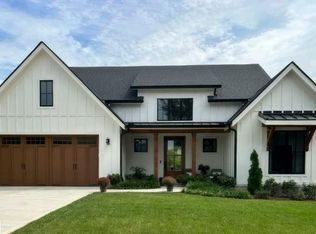 6 Ancient Oaks Ct, Charles Town, WV