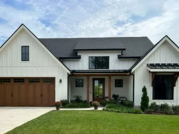 6 Ancient Oaks Ct, Charles Town, WV 25414