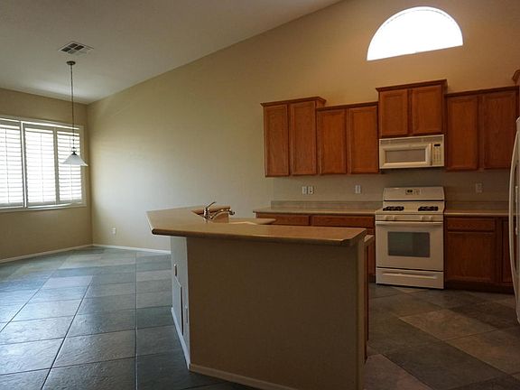 4th image of 14415 W Crocus Dr