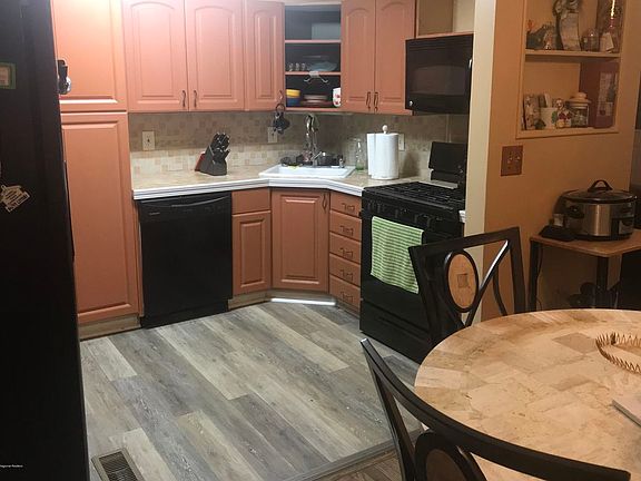 4th image of 120 Larch Dr
