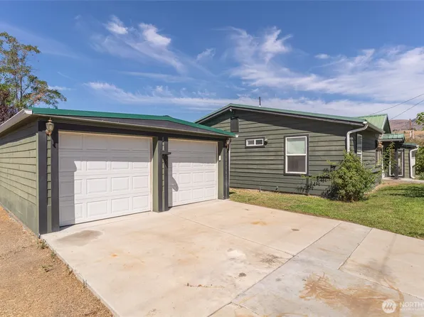 7 Cambridge Avenue, Rock Island, WA 98850