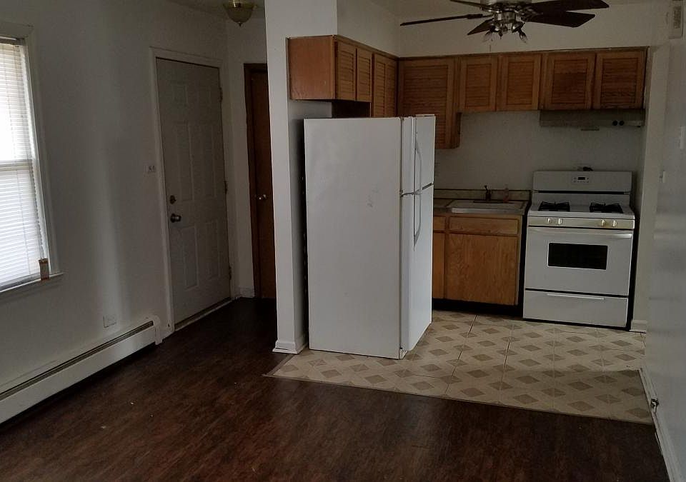 1st image of 625 N Taft Ave APT 4