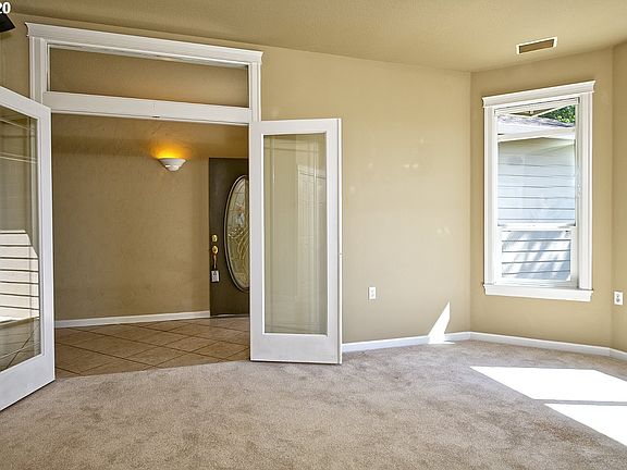 5th image of 2404 SE 115th Ct